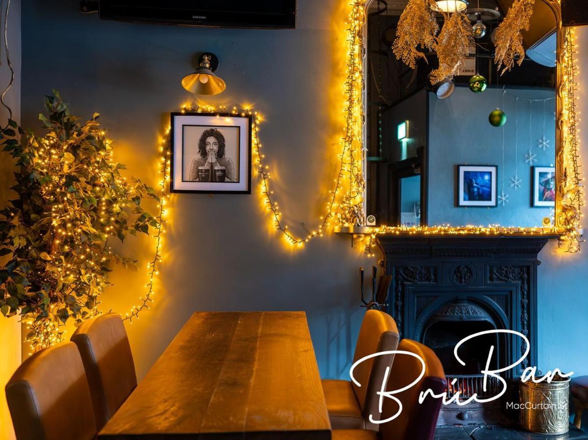 Bru Bar & Hostel Cork Esterno foto